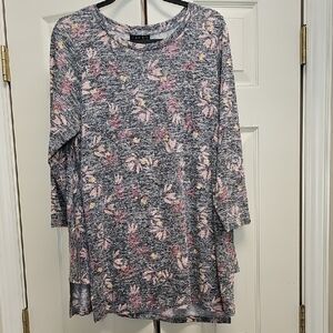 cameo Heathered Gray Floral Tunic with Pink and Yellow Accents